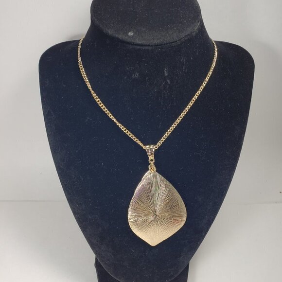 Gold Hammered Teardrop Jewelry Set | Elegant Pendant Necklace & Dangle Earrings - Picture 9 of 11